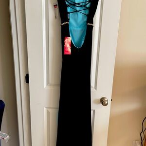 Prom or special occasion Cachet dress